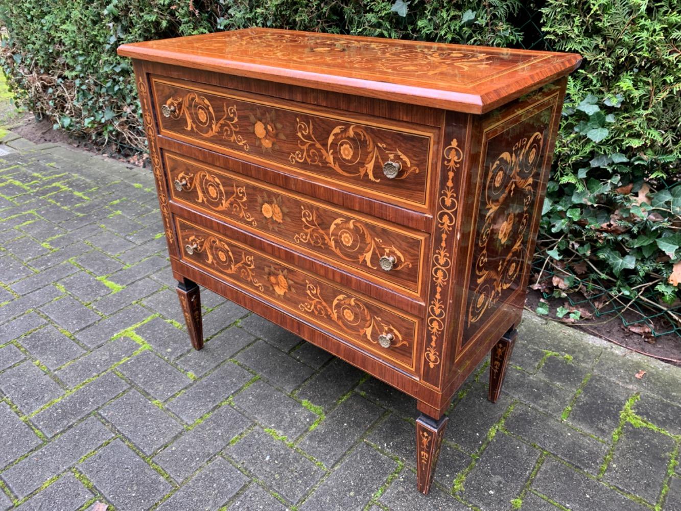 Inlaid Chest of drawers