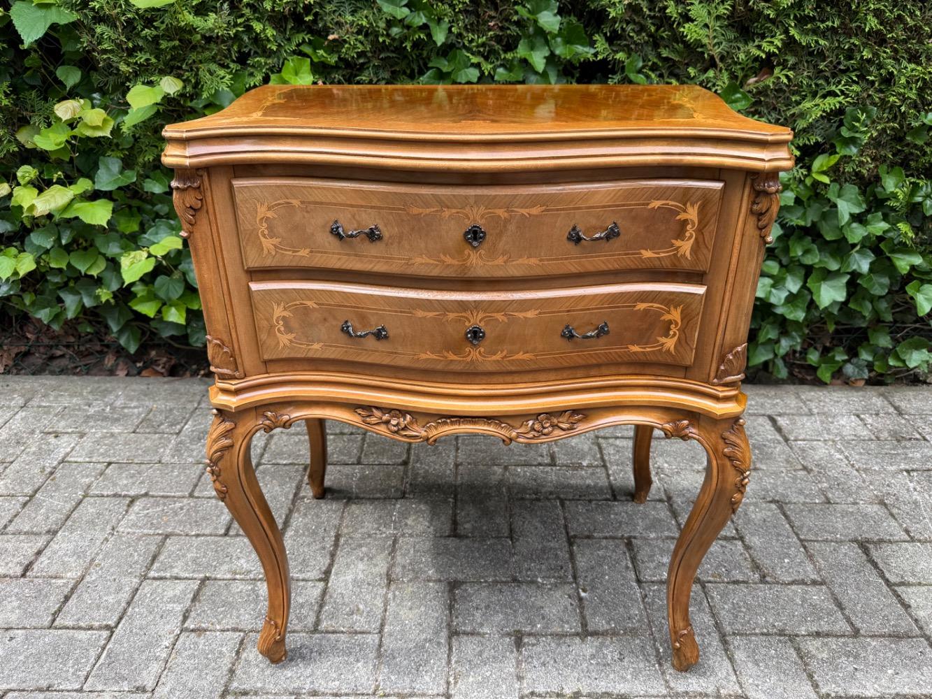 Inlaid Chest of drawers