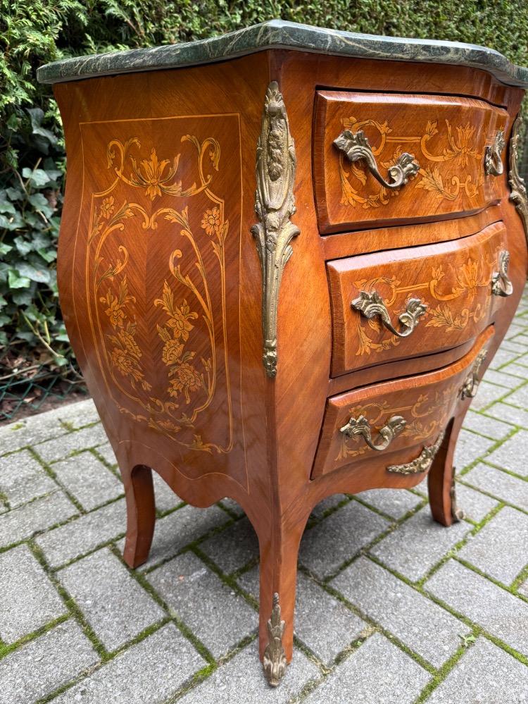 Louis XV style Chest of drawers