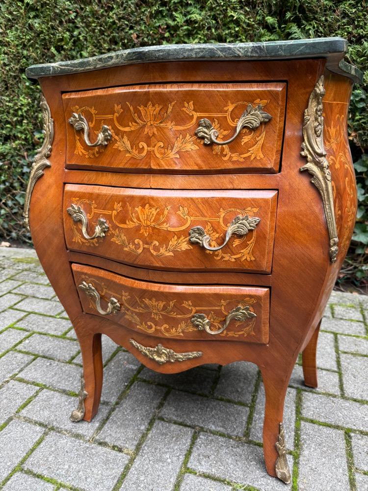 Louis XV style Chest of drawers