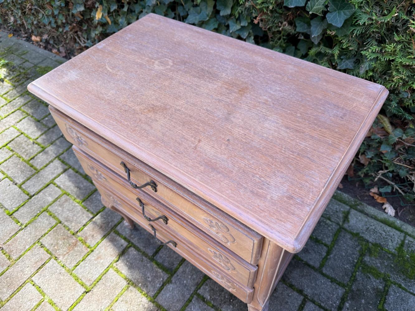 Louis XV style Chest of drawers