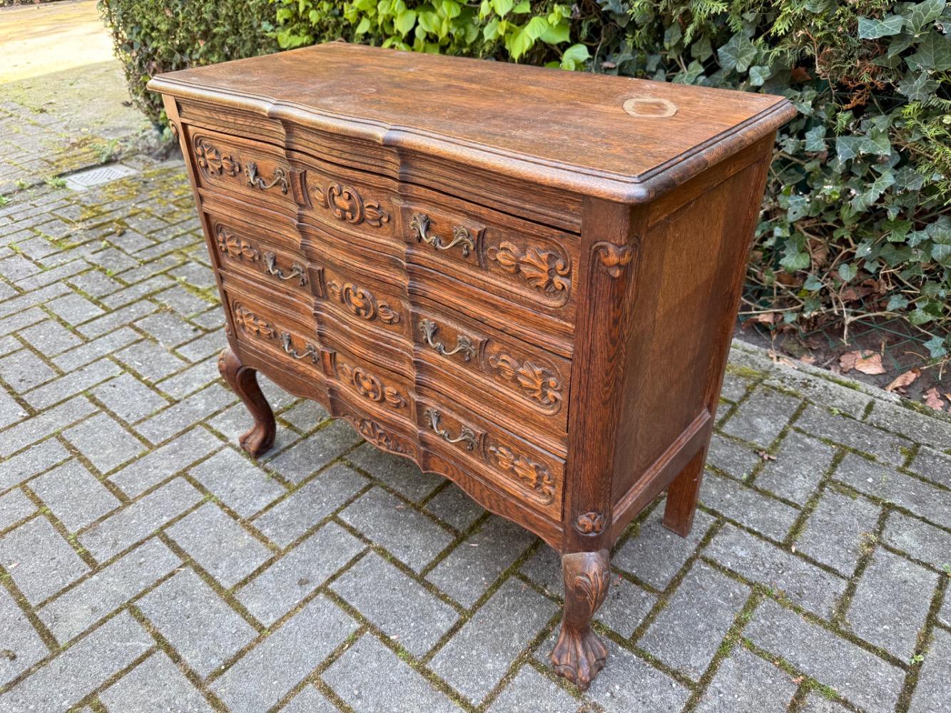 Louis XV style Chest of drawers