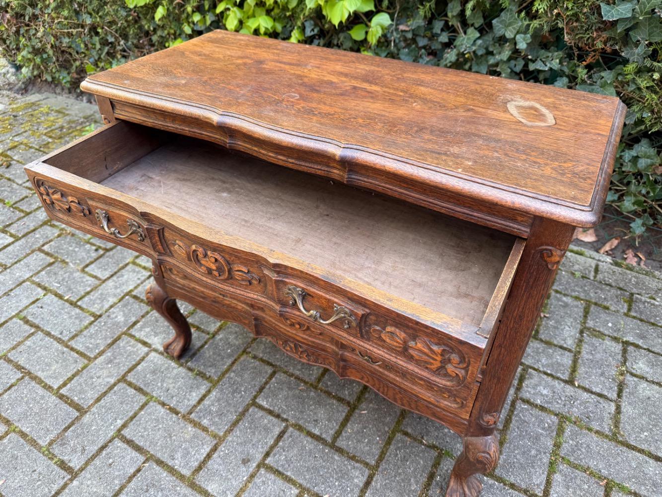Louis XV style Chest of drawers