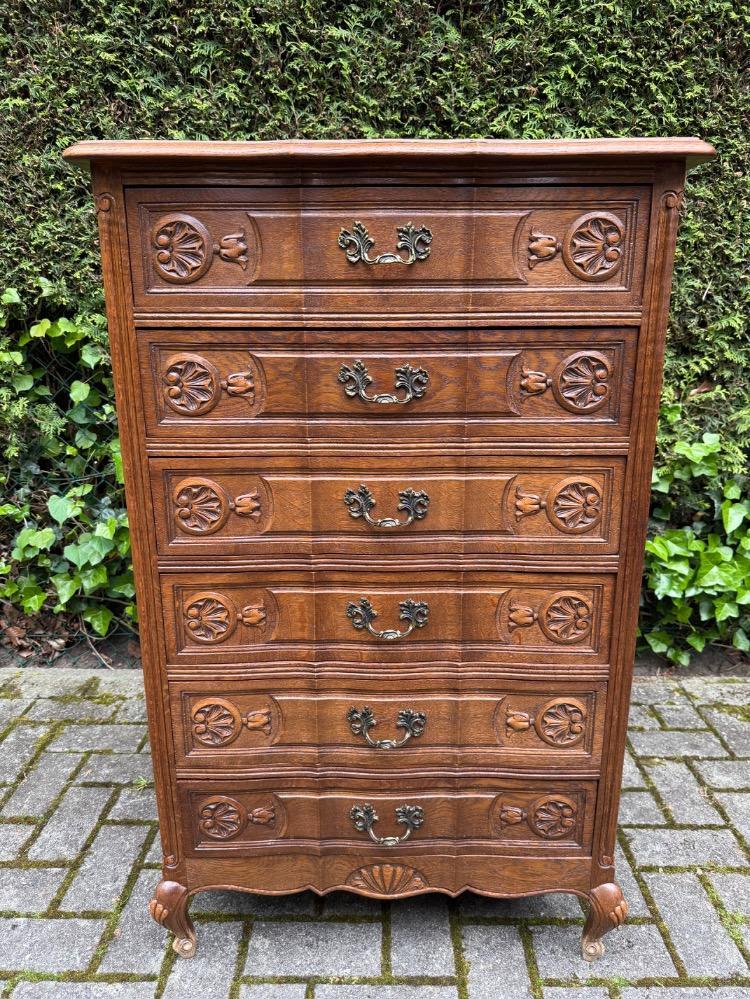 Louis XV style Chest of drawers