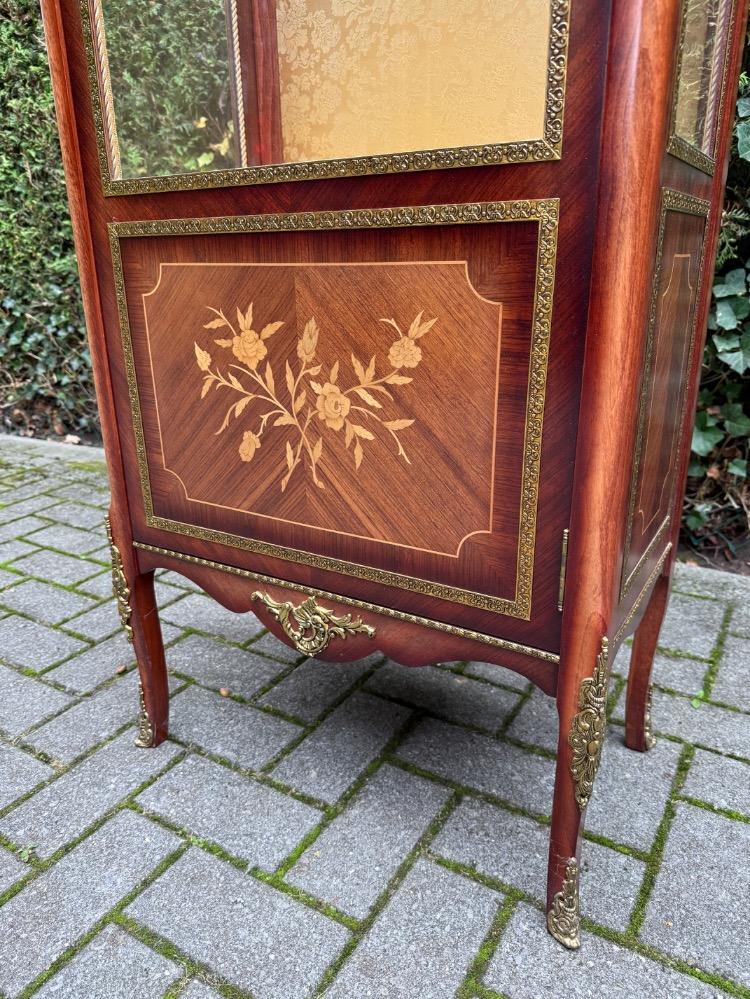 Louis XV style Display cabinet