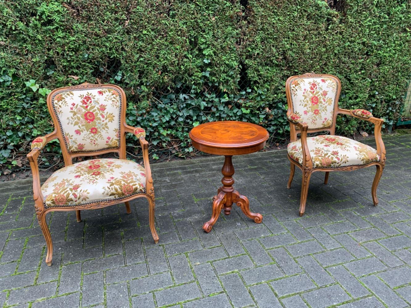 Louis XV style Pair of armchairs with side table