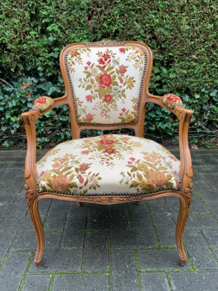 Louis XV style Pair of armchairs with side table