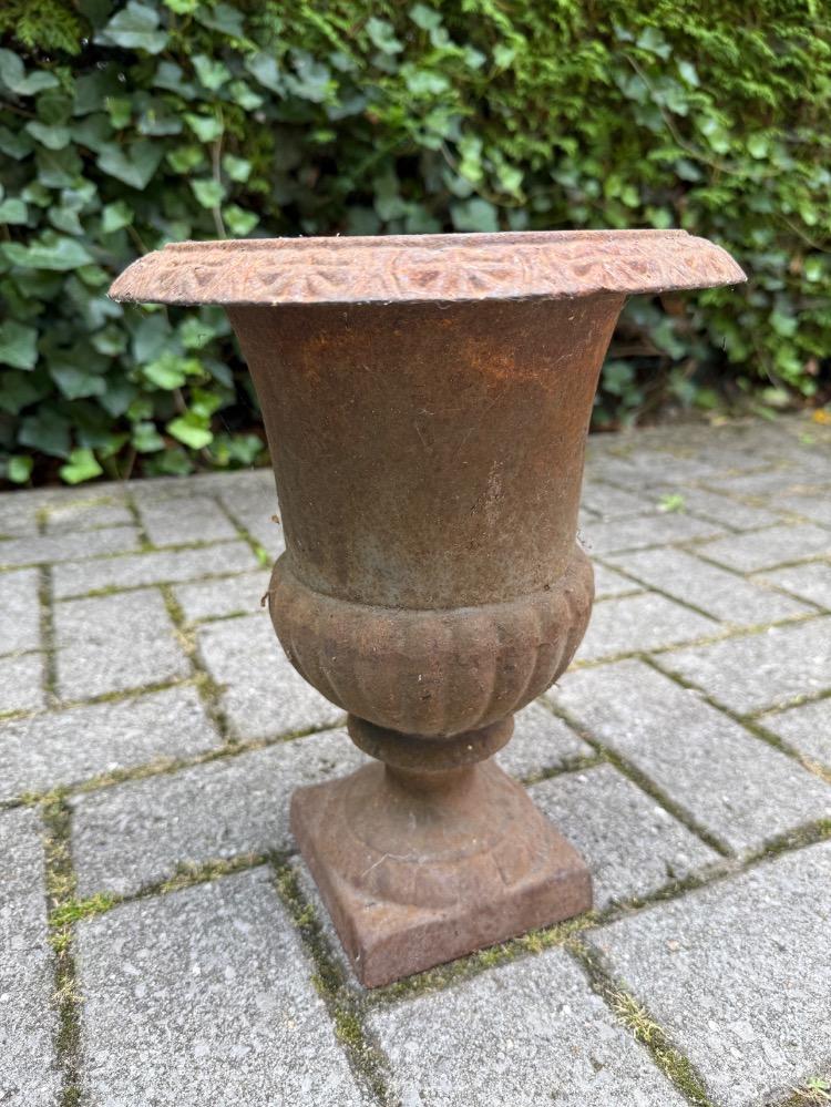 Louis XV style Pair of flower pots