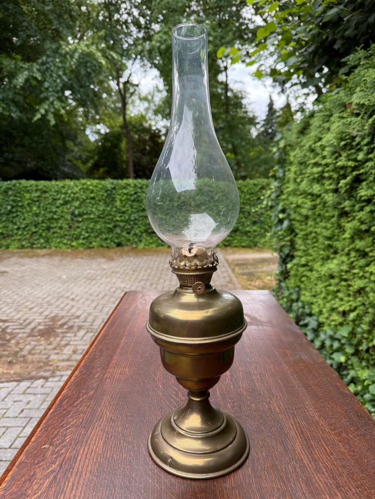 Oil lamp