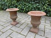 Pair of flower pots