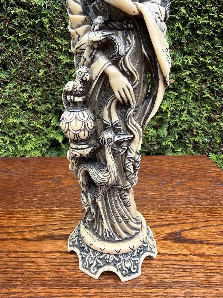 Pair of statues