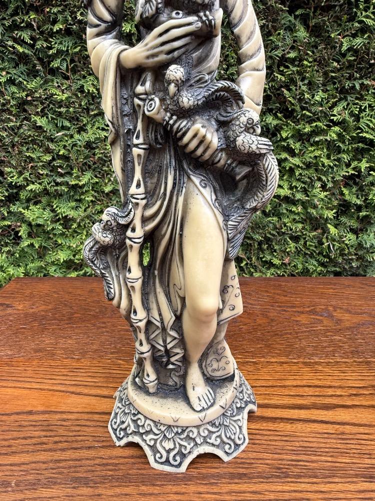 Pair of statues