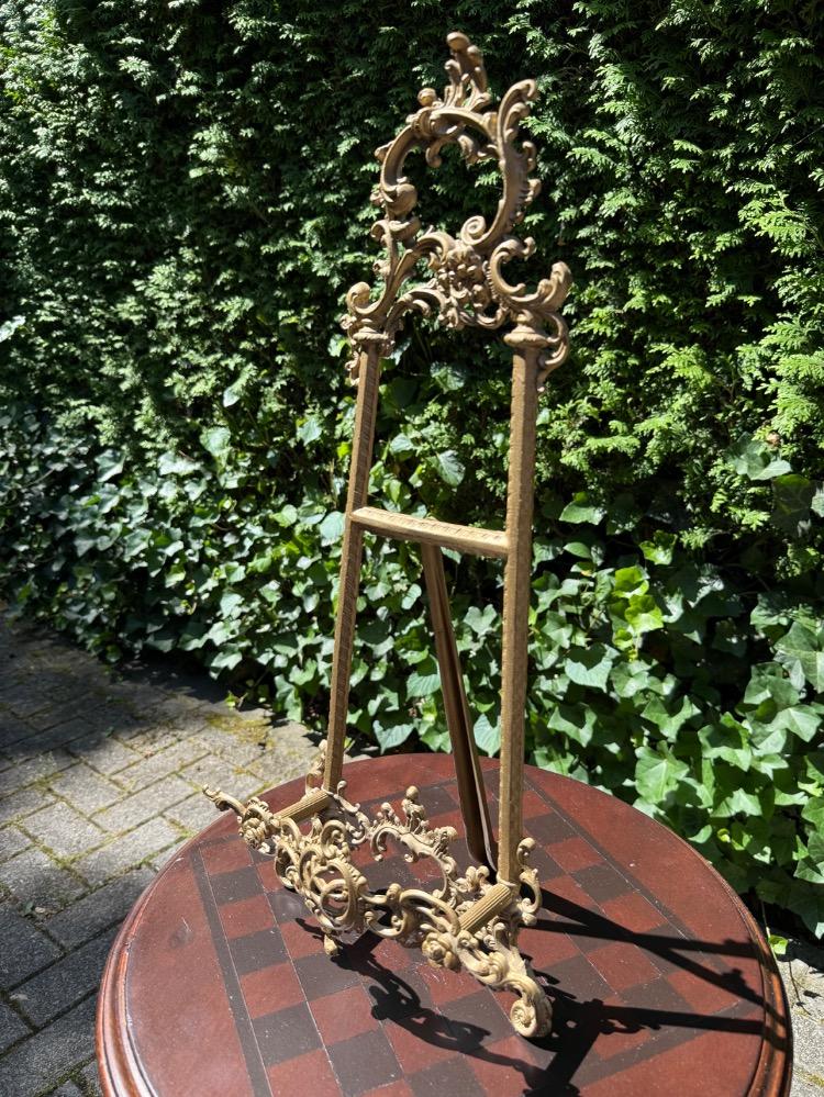 Photo stand