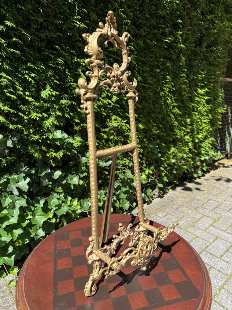 Photo stand