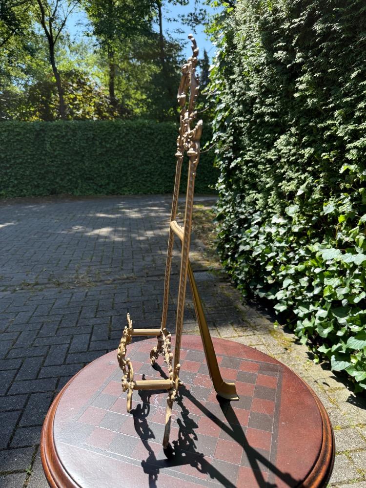 Photo stand