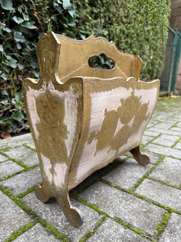 Rococo Paperrack