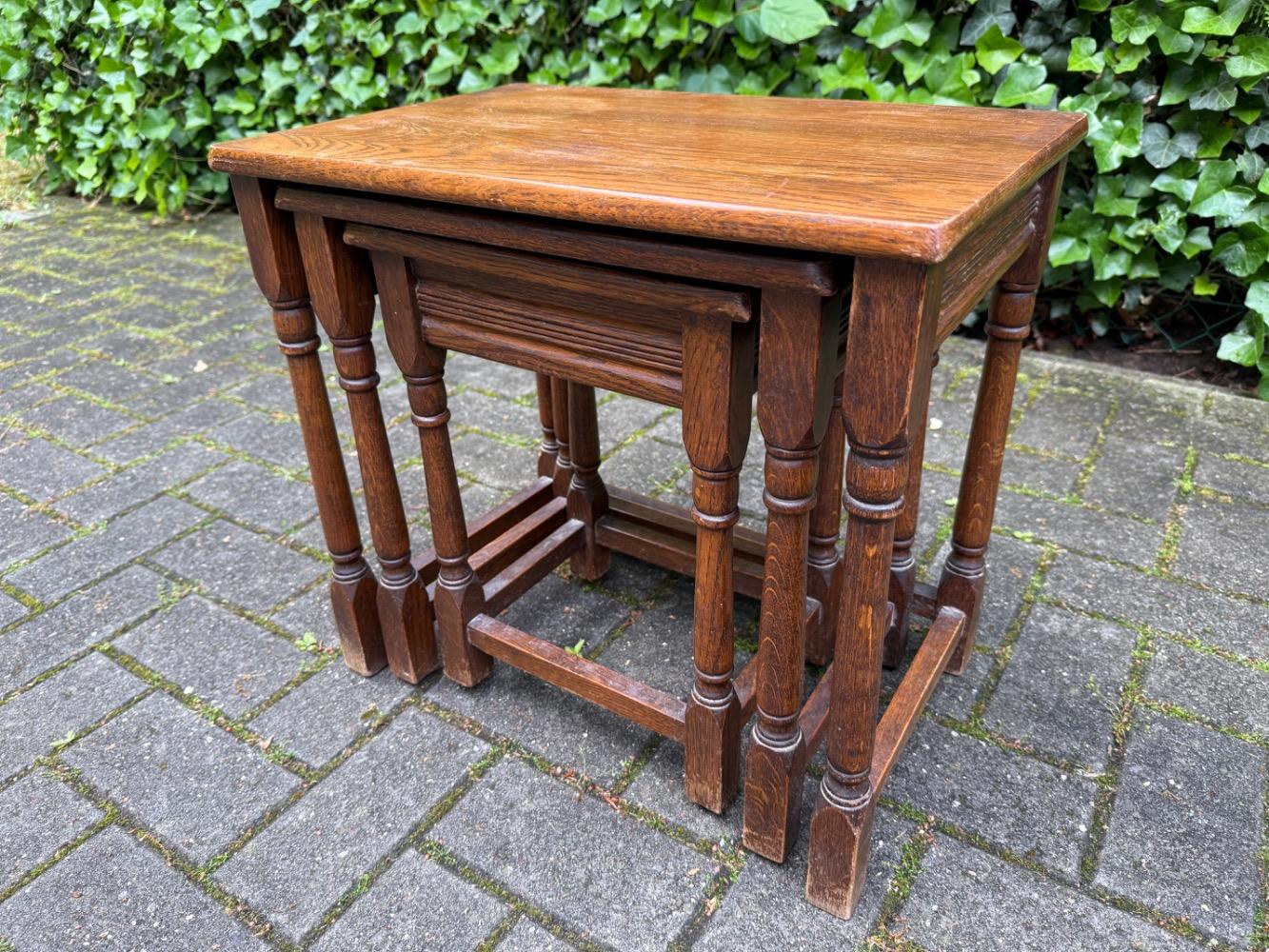 Rustique style Nest of tables