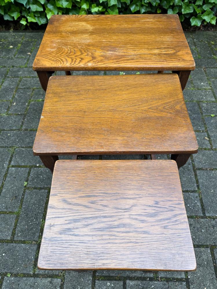 Rustique style Nest of tables