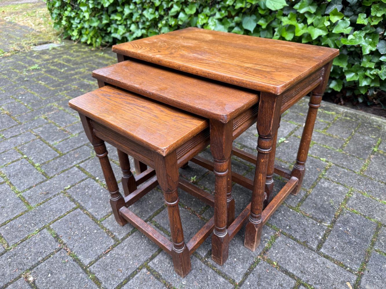 Rustique style Nest of tables
