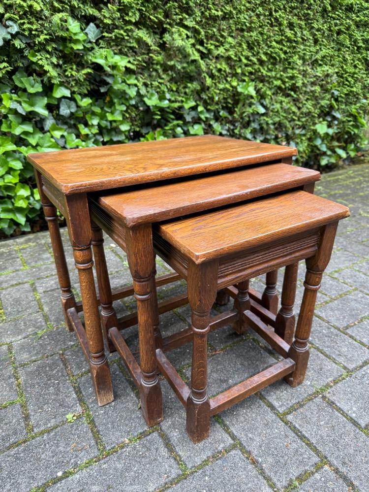 Rustique style Nest of tables