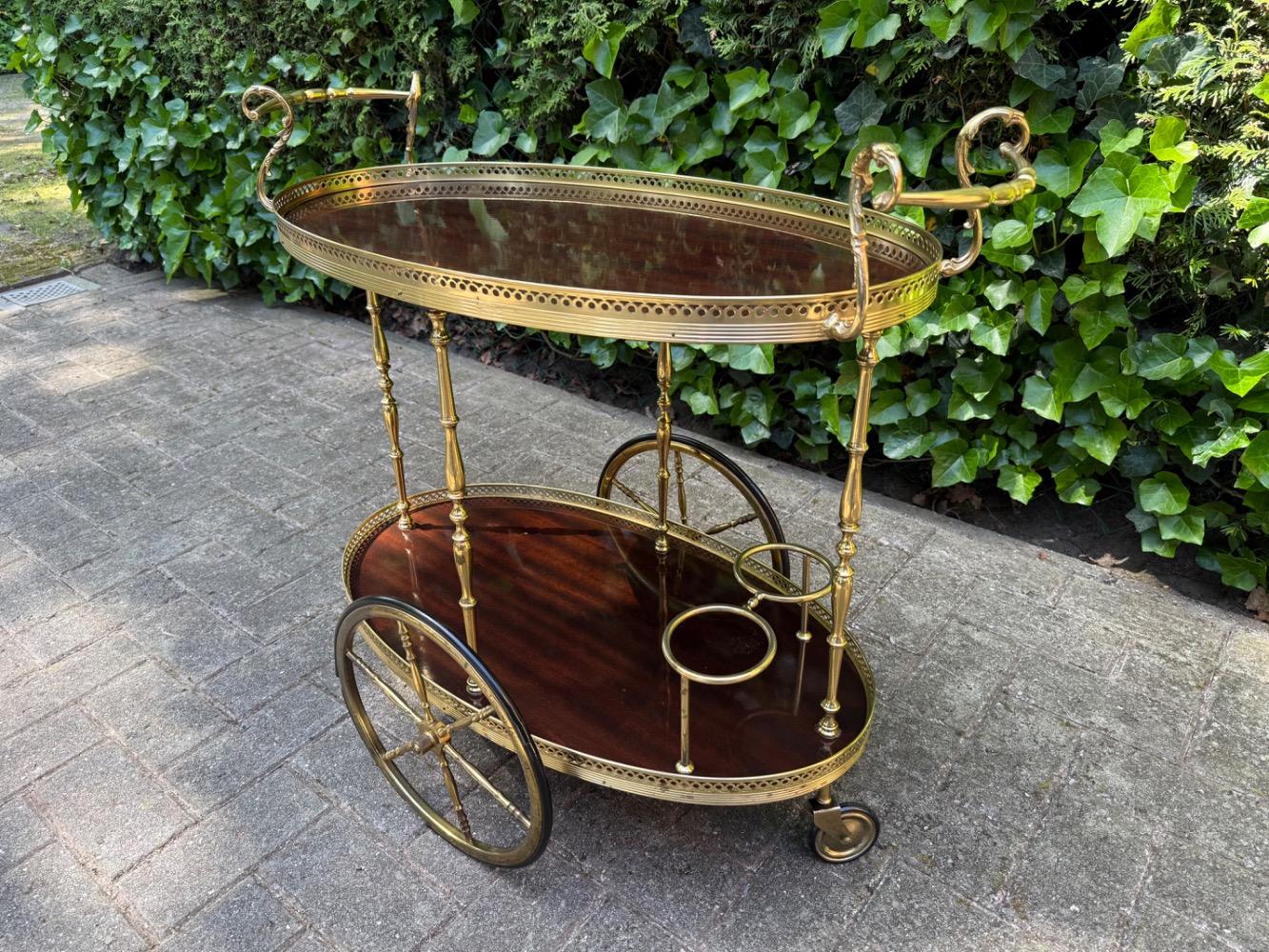 Serving cart