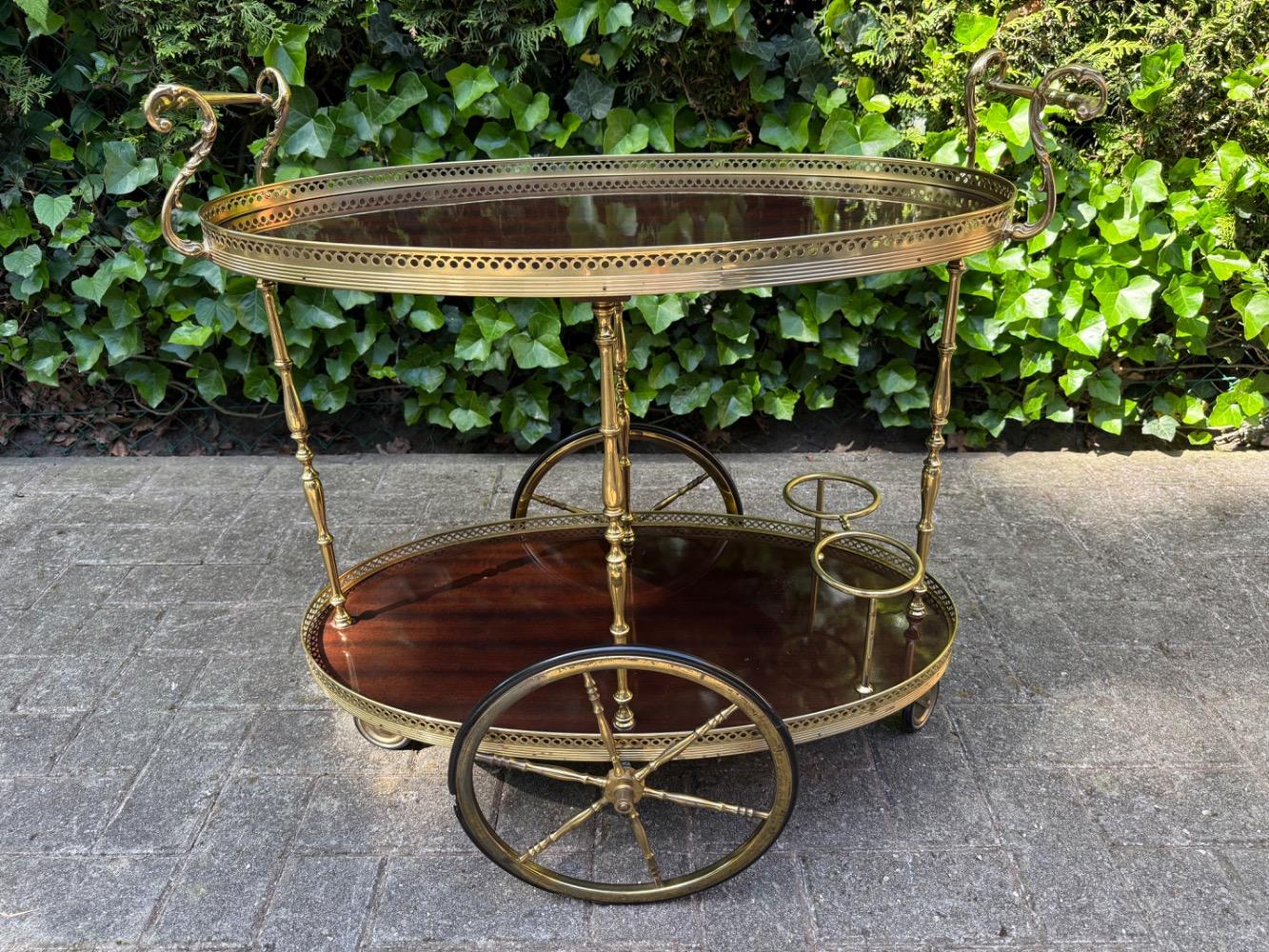 Serving cart