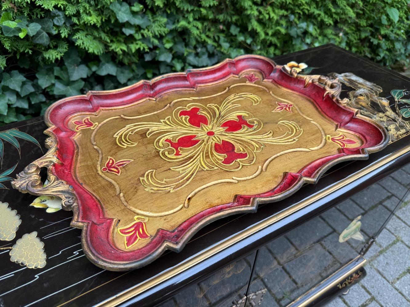 Serving tray
