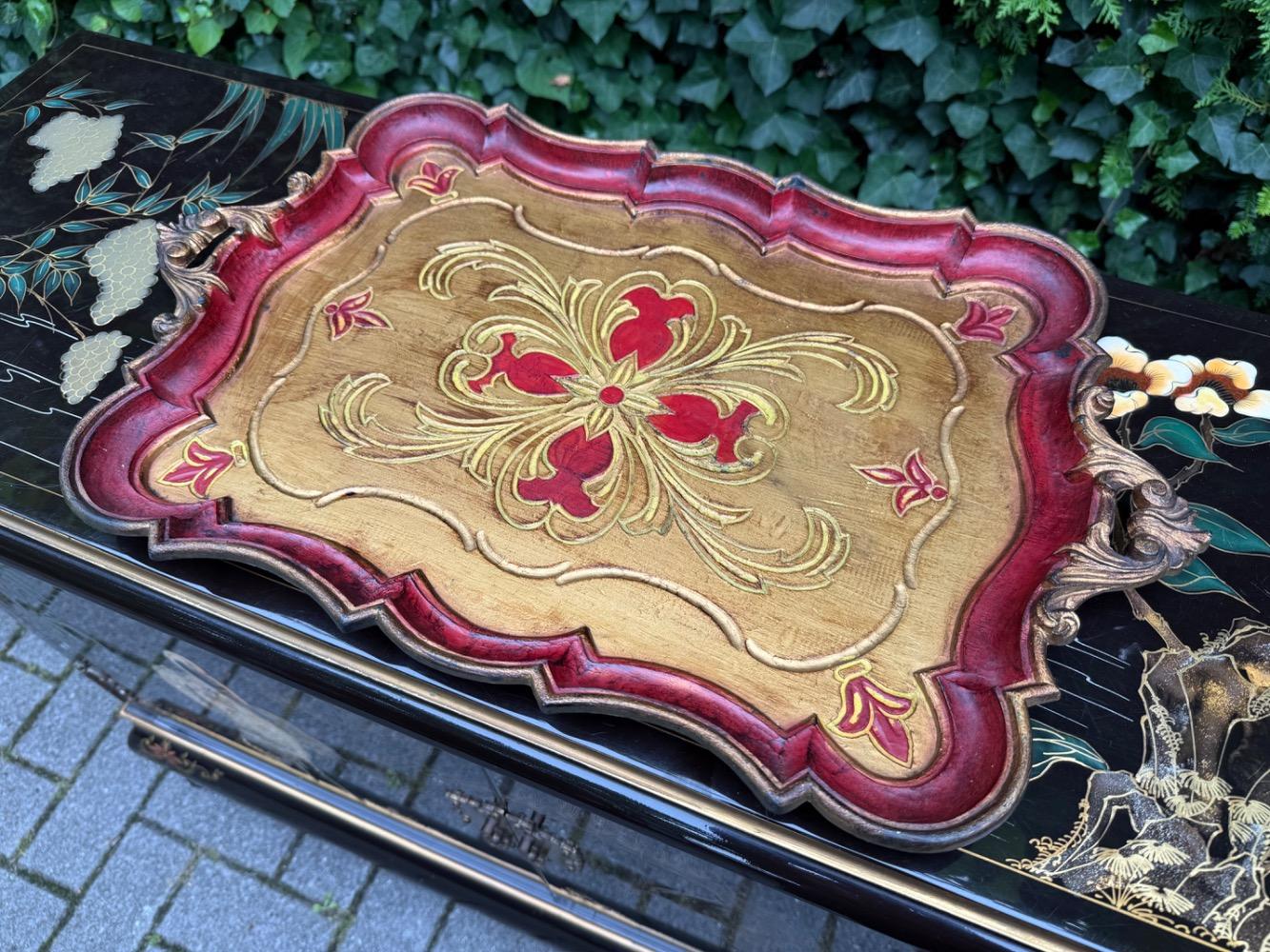 Serving tray