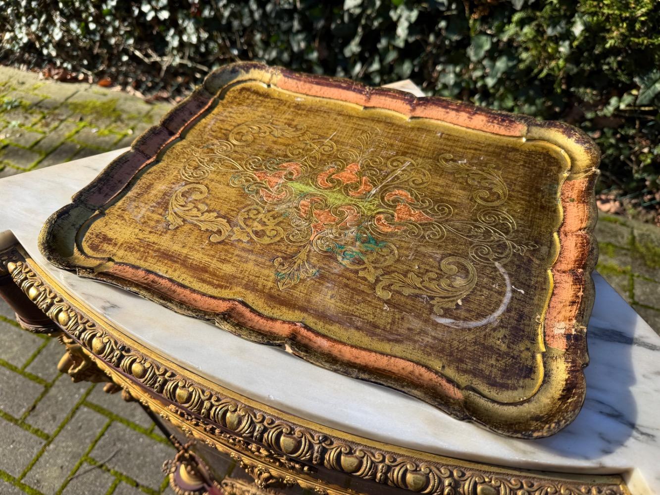 Serving tray