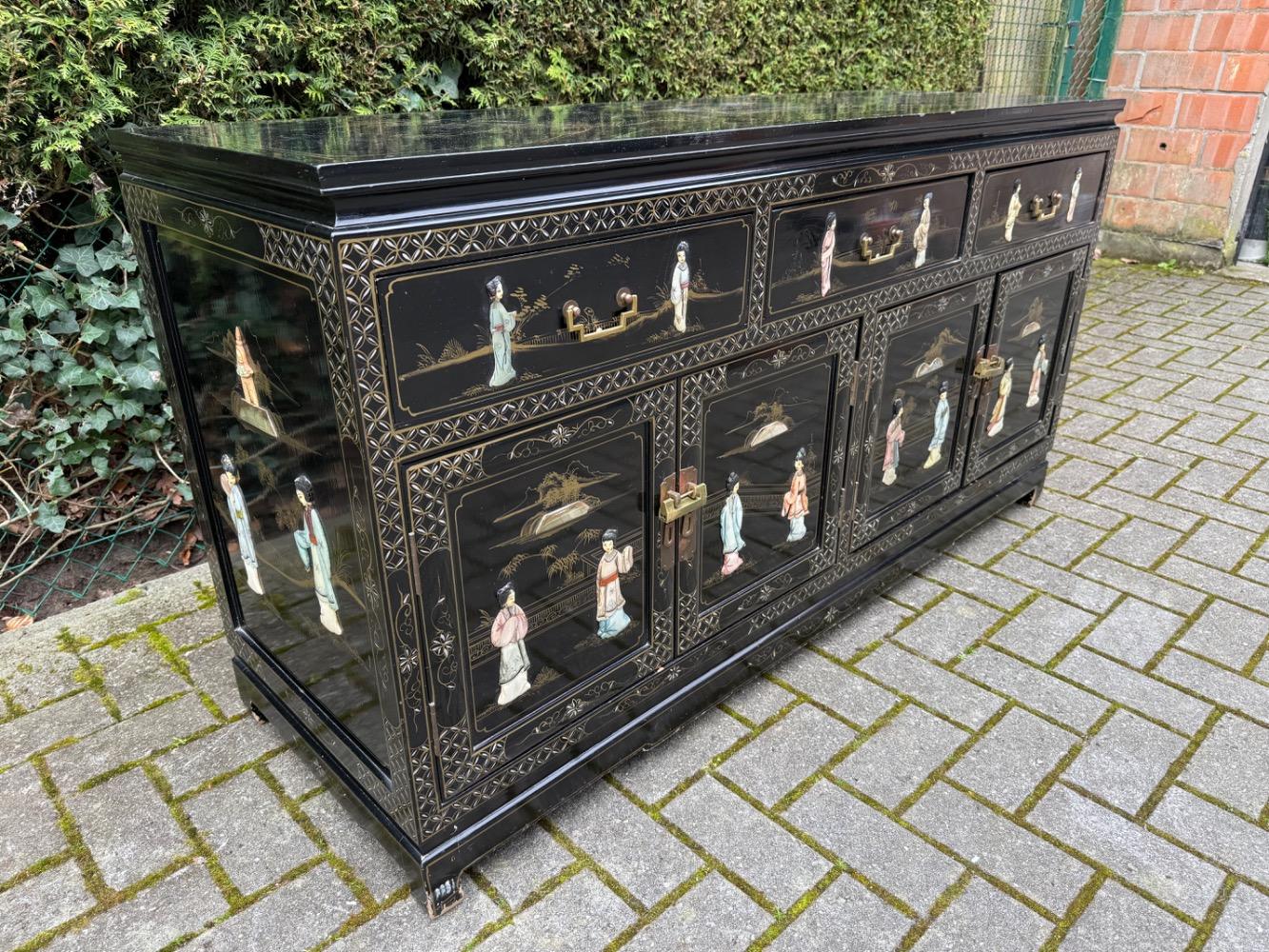 Sideboard 