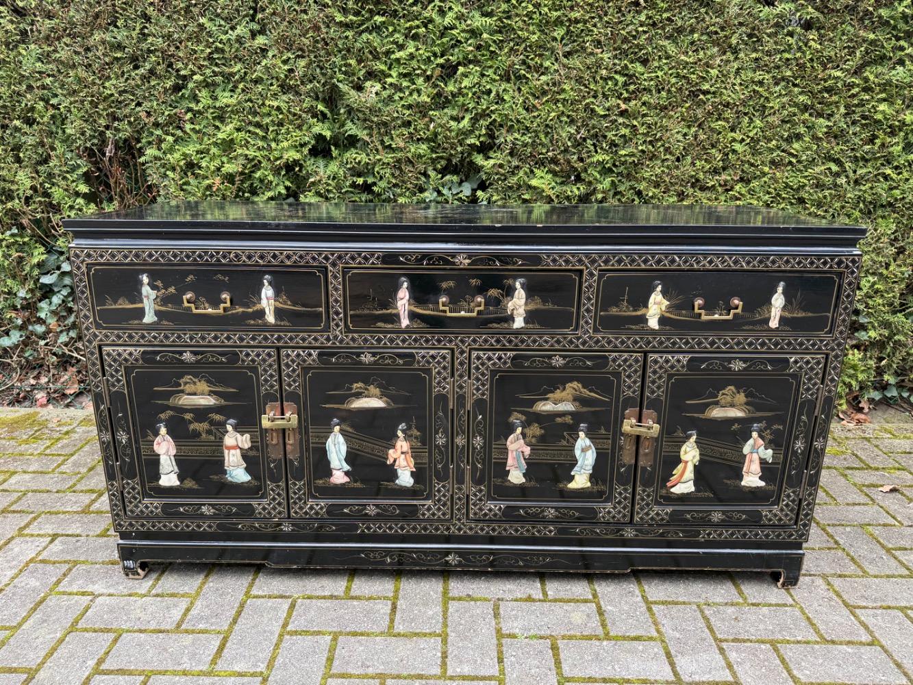 Sideboard 