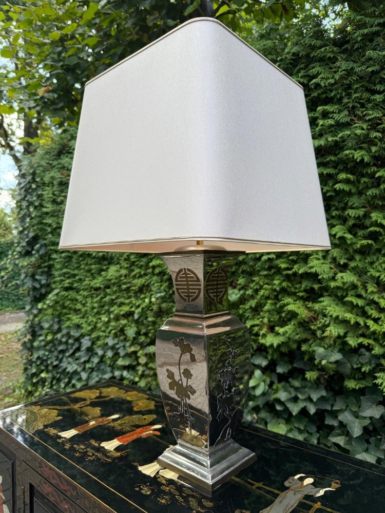 Table lamp