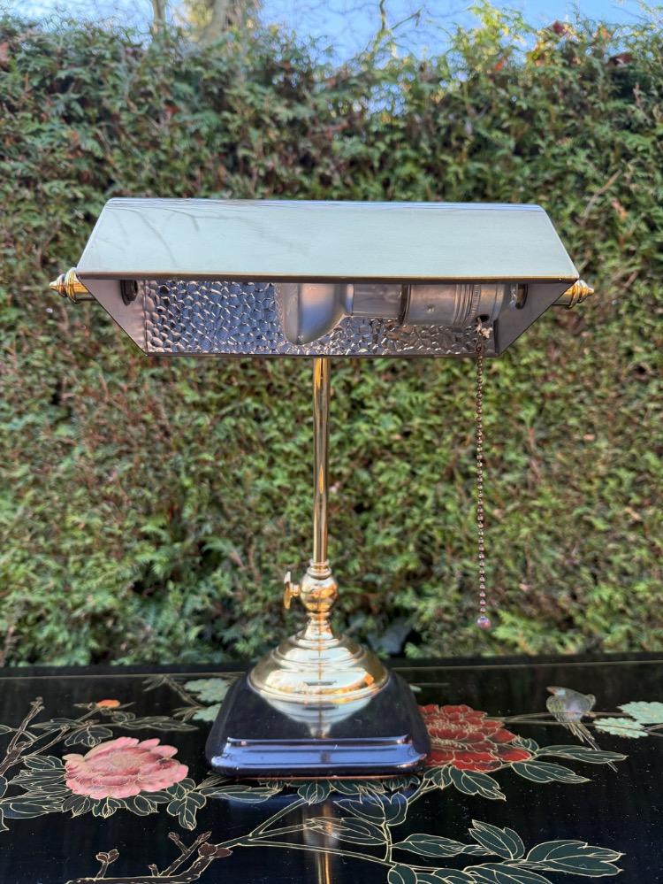 Table lamp