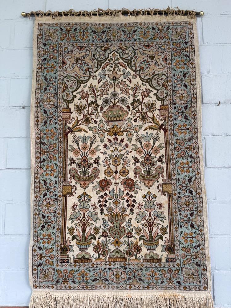 Wall carpet