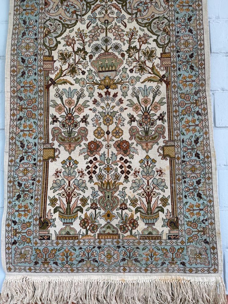 Wall carpet