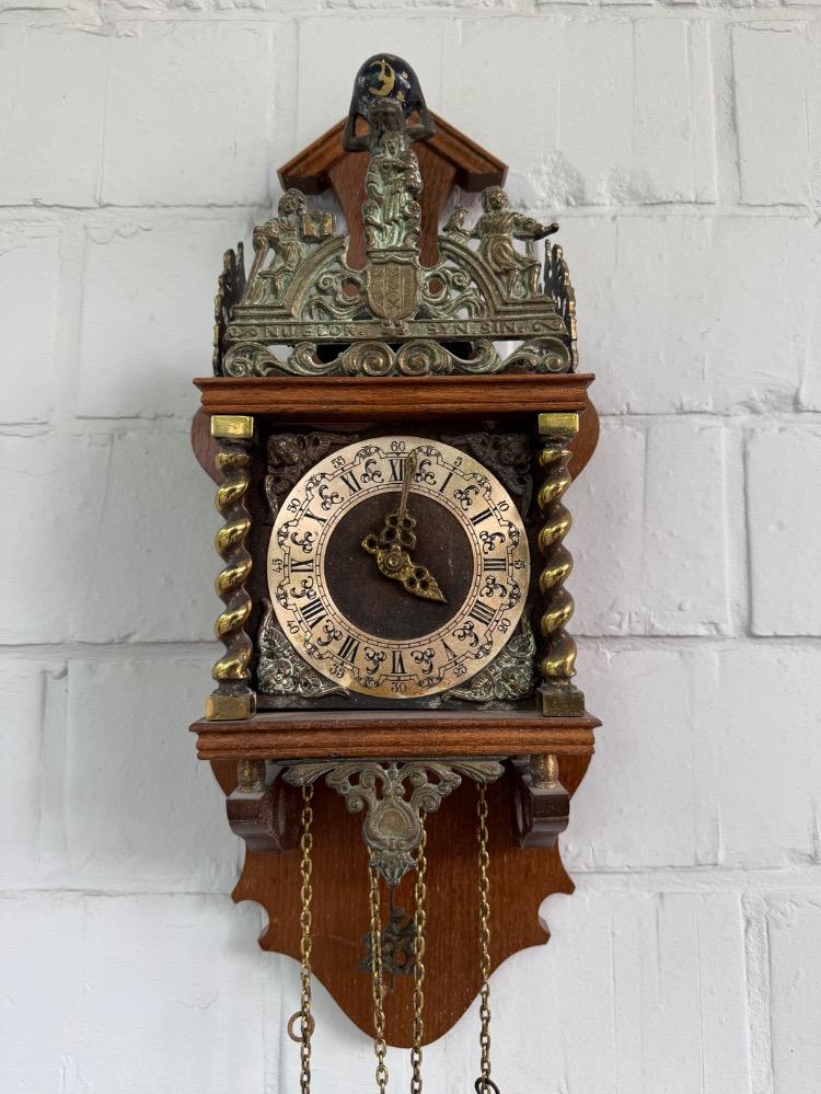 Wall clock
